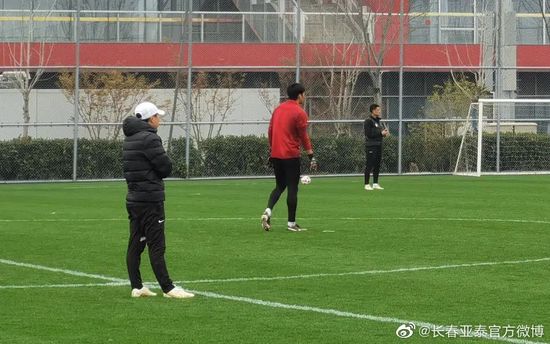 此外司力达律师事务所、宝维斯律师事务所、高盛集团和摩根大通充当本次收购的顾问。